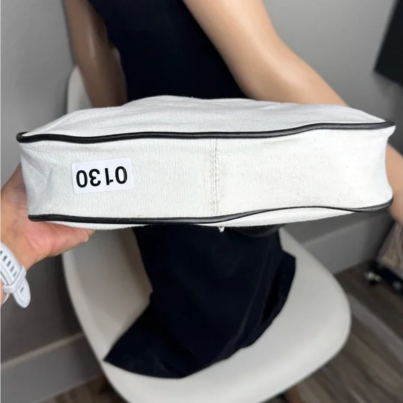 Disney Canvas Tote Bag One Size‎ Cream Off‑White Mickey Icon Zip Interior - Picture 6 of 10